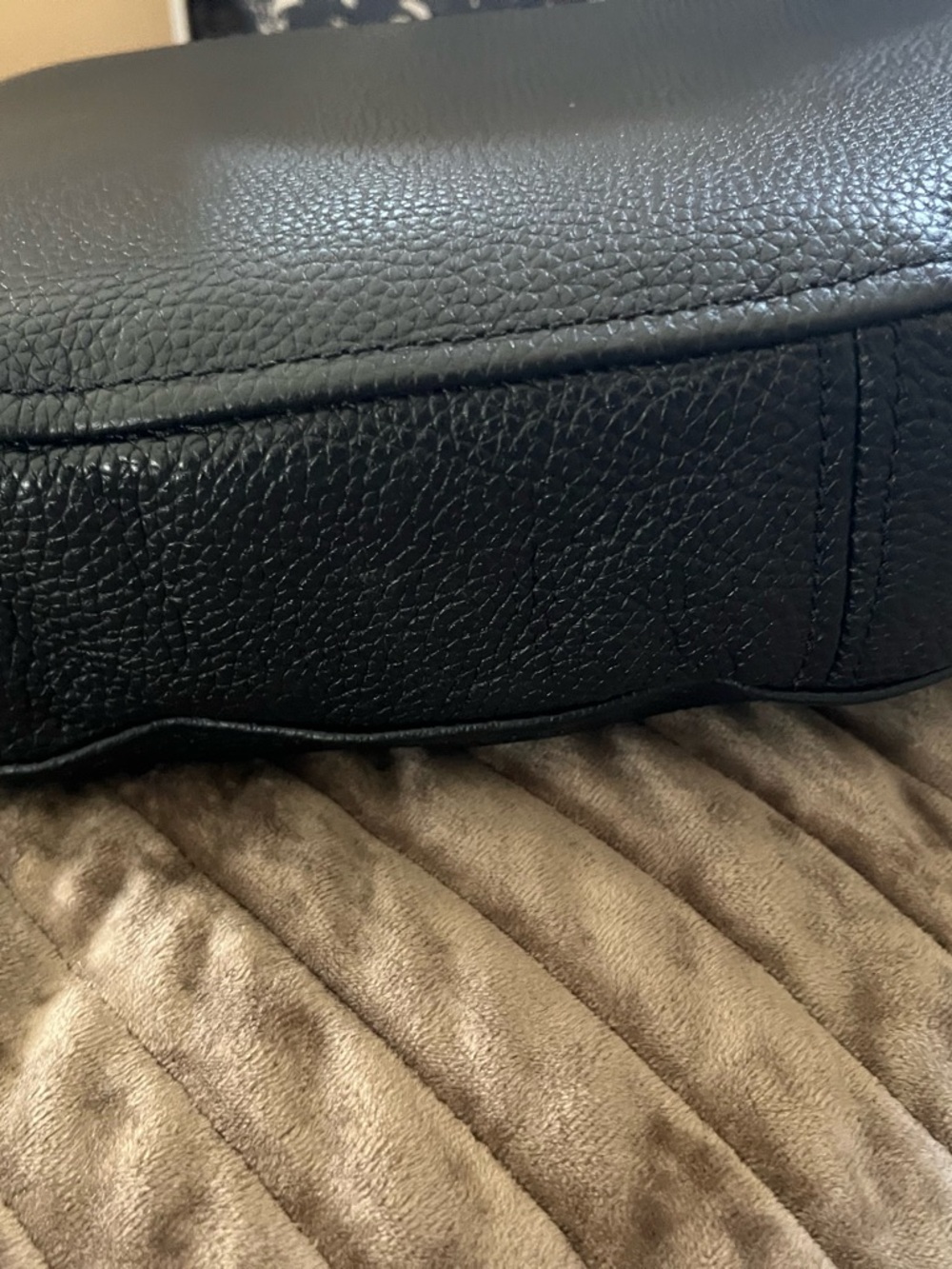 Michael Kors Black Pebbled Leather Shoulder Bag with Gold Hardware - Picture 5 of 11